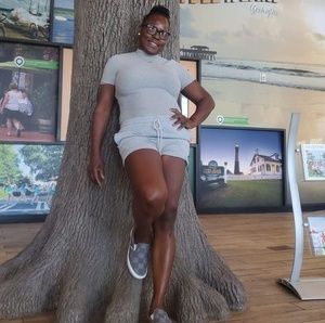 Meet your Posher, Avril